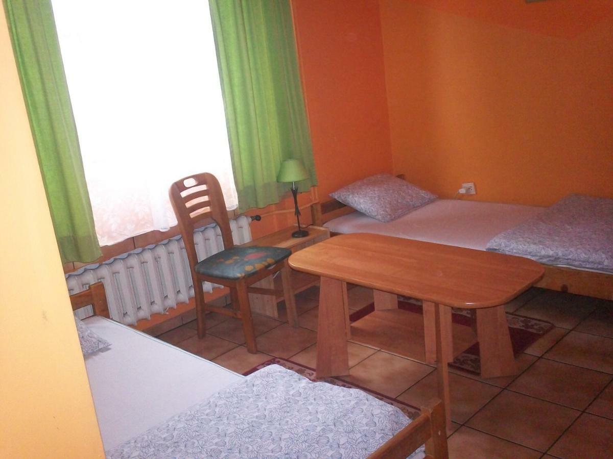 Apartamenty, Pokoje, Noclegi Pracownicze " Skarpa" Wilkasy Exterior foto